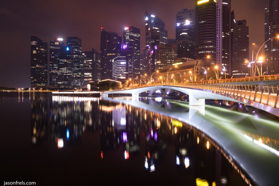 Singapore Jubilee bridge at night