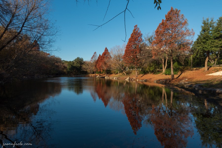 Autumn_pond_no_polarizer